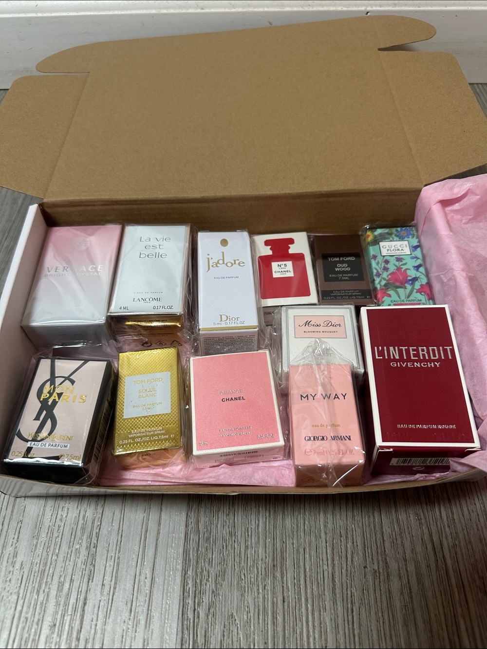 Random Luxury Mini Perfume Set — Mixed Brands & Pink Accents